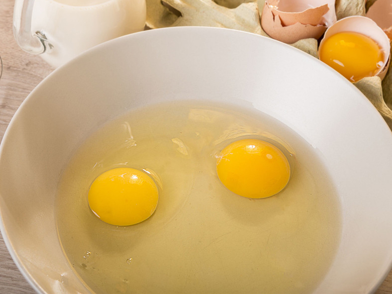 05吃雞蛋的正確“姿勢”：水煮蛋最營養 生雞蛋吃不得	      			     雞蛋是很多人都愛吃的食物，大家都知道吃雞蛋對身體好，但雞蛋有什麼營養，怎麼吃雞蛋最好，怎麼吃雞蛋是錯誤的，這些卻鮮為人知。【詳細】