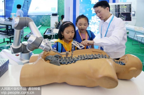 机器人也能做骨科手术而且更准更稳还安全实惠